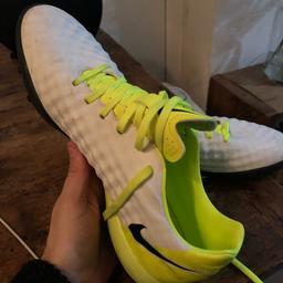 Uk size 9 / Euro size 44

Worn once they were a gift for me but I already have a pair so no need for these ones really. Self explanatory very good condition £30 new.