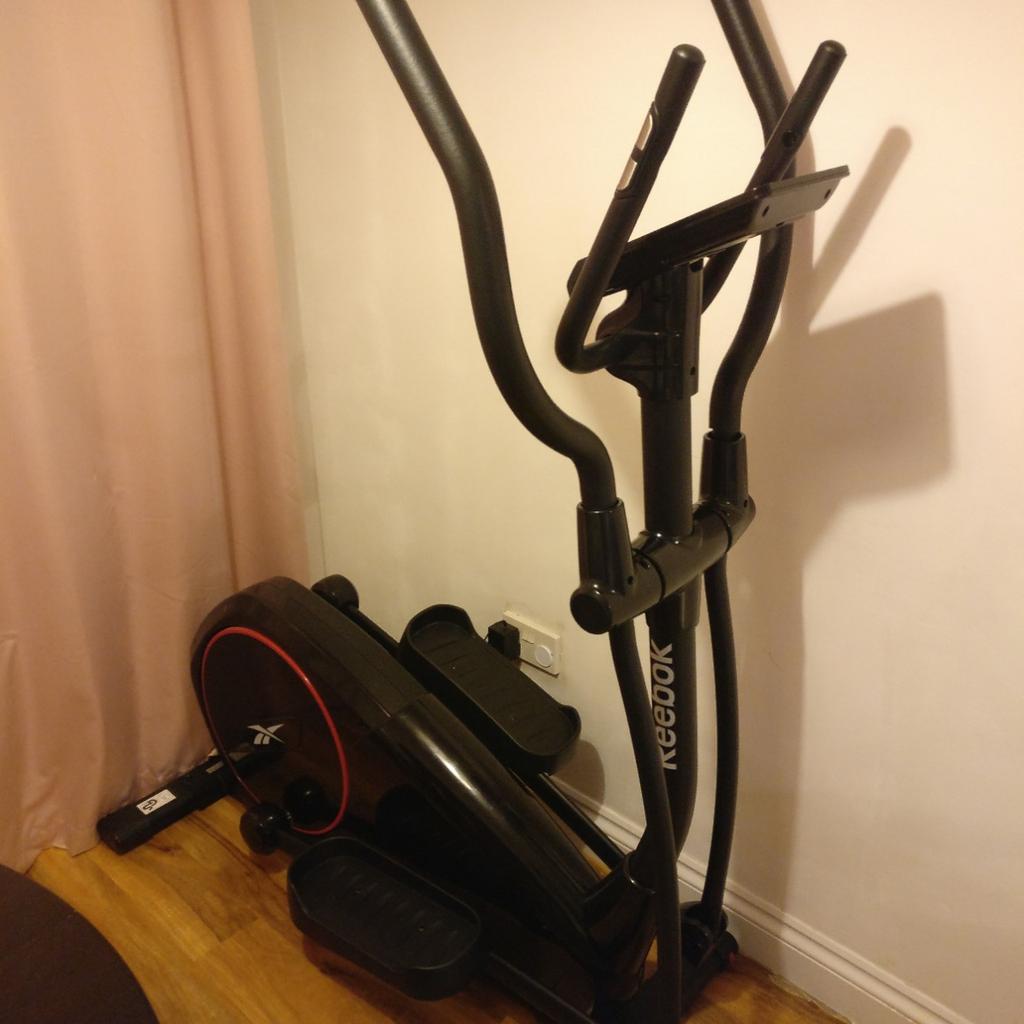 Reebok ZR9 Elliptical Cross Trainer-Black W6 für 90,00 £ zum Verkauf Shpock DE