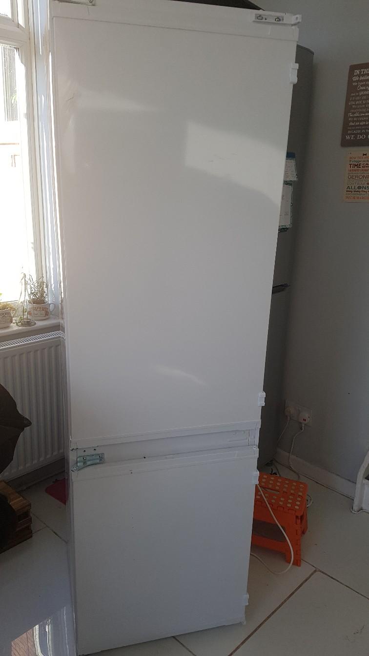 integrated fridge freezer lamona, howdens in S40 Chesterfield for £50