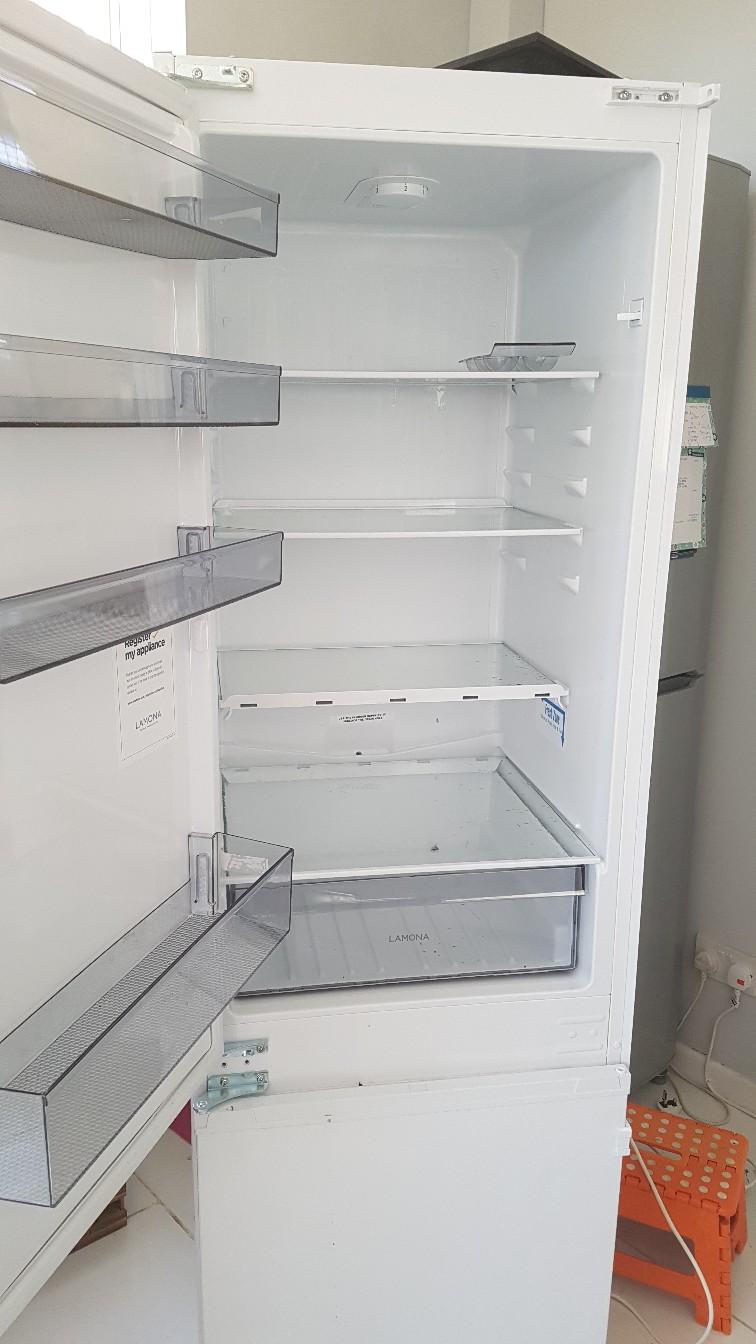 integrated fridge freezer lamona, howdens in S40 Chesterfield for £50.00 for sale Shpock