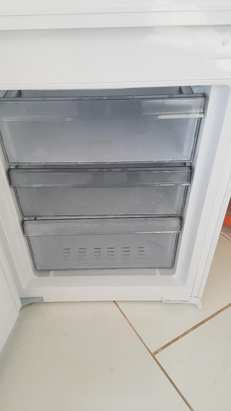 integrated fridge freezer lamona, howdens in S40 Chesterfield for £50.00 for sale Shpock