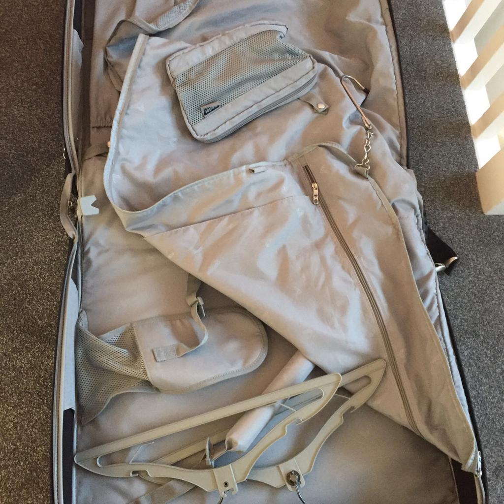 Antler Suit Carrier in HA4 London for £25.00 for sale Shpock