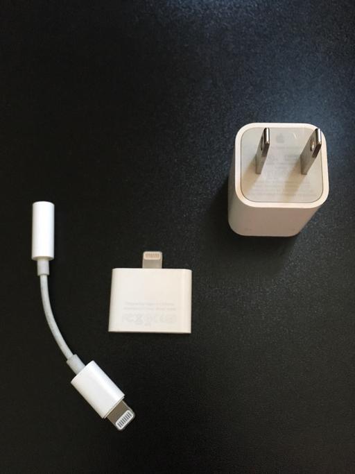 Buy & Sell High Street Kensington West London - Photos for APPLE ADAPTERS X3. Great condition.