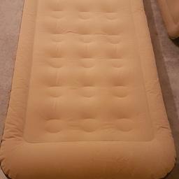 Single inflatable Mattress built In pump!

only 5 months old

used 3 times only

very good quality