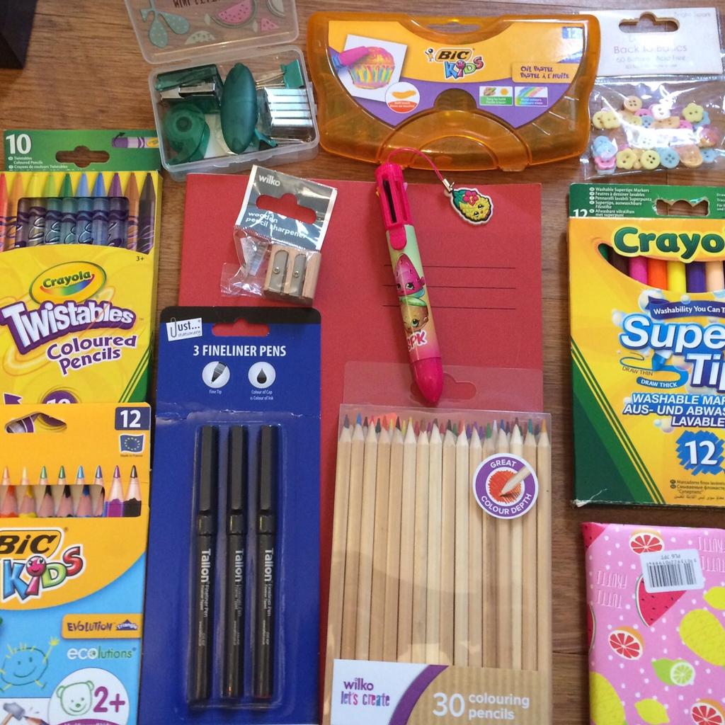 Crayola / Bic Stationery Sets in Bradford für 10,00 £ zum Verkauf