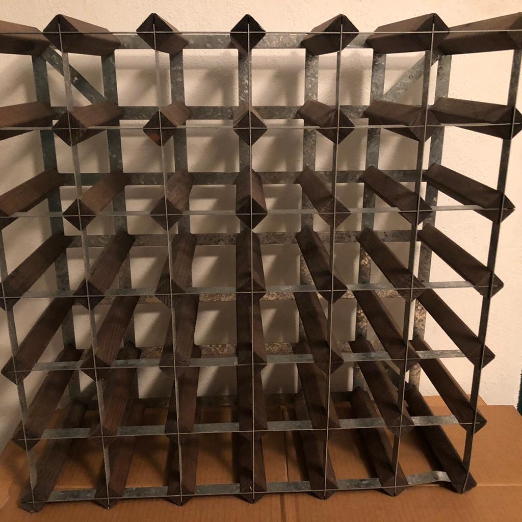 X20 Vintage wine rack stackable/fixable wall in AL2 Albans für £ 5,00 ...