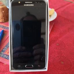 Kaum benutztes Samsung J5
Leichte Abnutzung auf der Rückseite von der Hülle