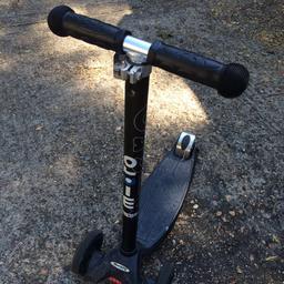 Very good condition black child’s scooter .
Only pick up .
Cash only
