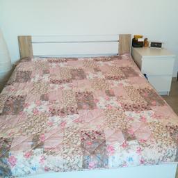 140x200 weiß, hellbraun mit Lattenrost und Matratze wer möchte, das Bett ist in einen sehr guten Zustand 1 Jahr alt