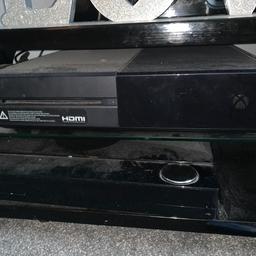 For sale full working. Black ops 3 infinite ware fare gta 5 and call of duty advanced warfare
One controller and xbox console good as new also have the original box