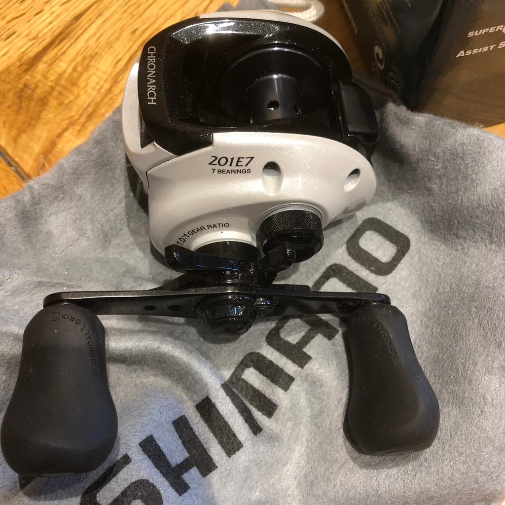 Shimano Chronarch 201E7 baitcast reel 