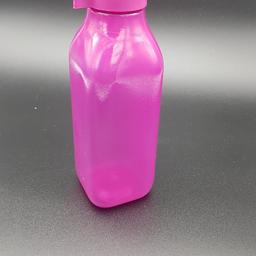 Hallo ich biete hier eine neue Tupper Trinkflasche in der Farbe rosa an.

In einer weiteren Anzeige habe ich noch eine blaue.

Versand ist kein Problem und kostet 4 €.

Schauen Sie sich doch auch meine anderen Anzeigen an.