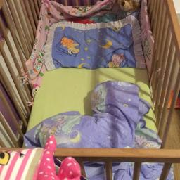 I have for sale baby cot 120cm * 60cm with a mattress, duvet and pillow (if for a girl it's with bedding and a pink pad in the owl). The cot is two-level with the possibility of taking out the rungs.
Price for the whole 15 £
Collection N15