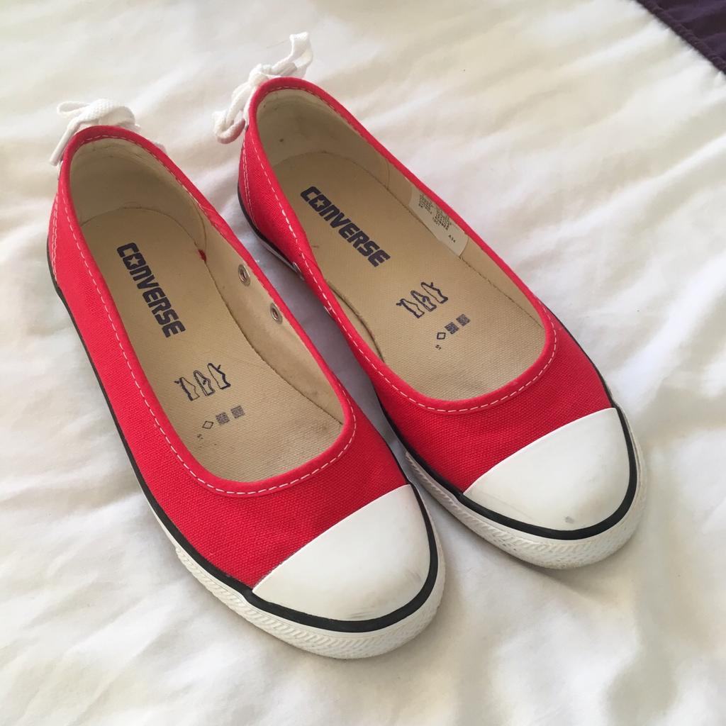 Converse dainty outlet pumps