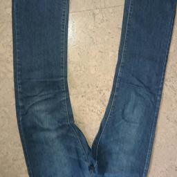 Jeans von 1982 MEN
Cotton Garments
Größe W 30 / L 32
Versand als Warensendung für 2,35 Euro möglich