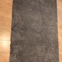 IKEA Hampen Rug, High Pile
Grey in colour
133 x 195cm
Durable, stain resistant and easy to care for since the rug is made of synthetic fibres.
In excellent condition.
£20