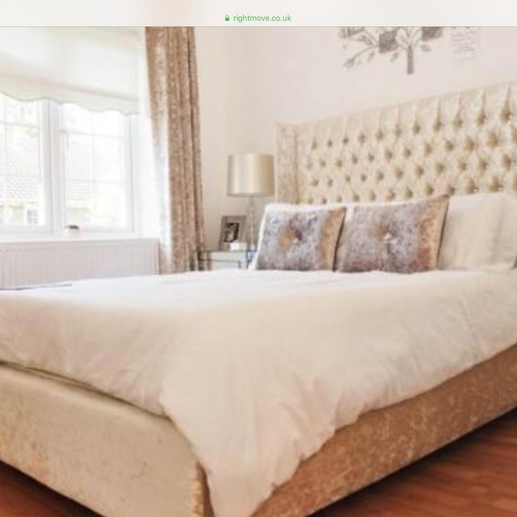 champagne crushed velvet double bed in IG8 Redbridge für £ 160,00 zum