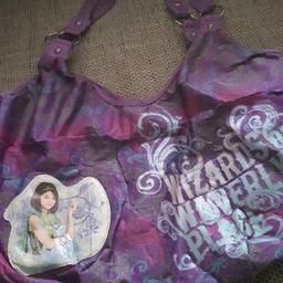 biete eine schöne Mädchen Tasche von der Serie Zauberer von Waverly Place für 5 € Festpreis an versand ist gegen Aufpreis möglich