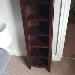 Lovely dark wood shelving unit.

Measures 32 x 19 x 48 cm

Any questions please ask