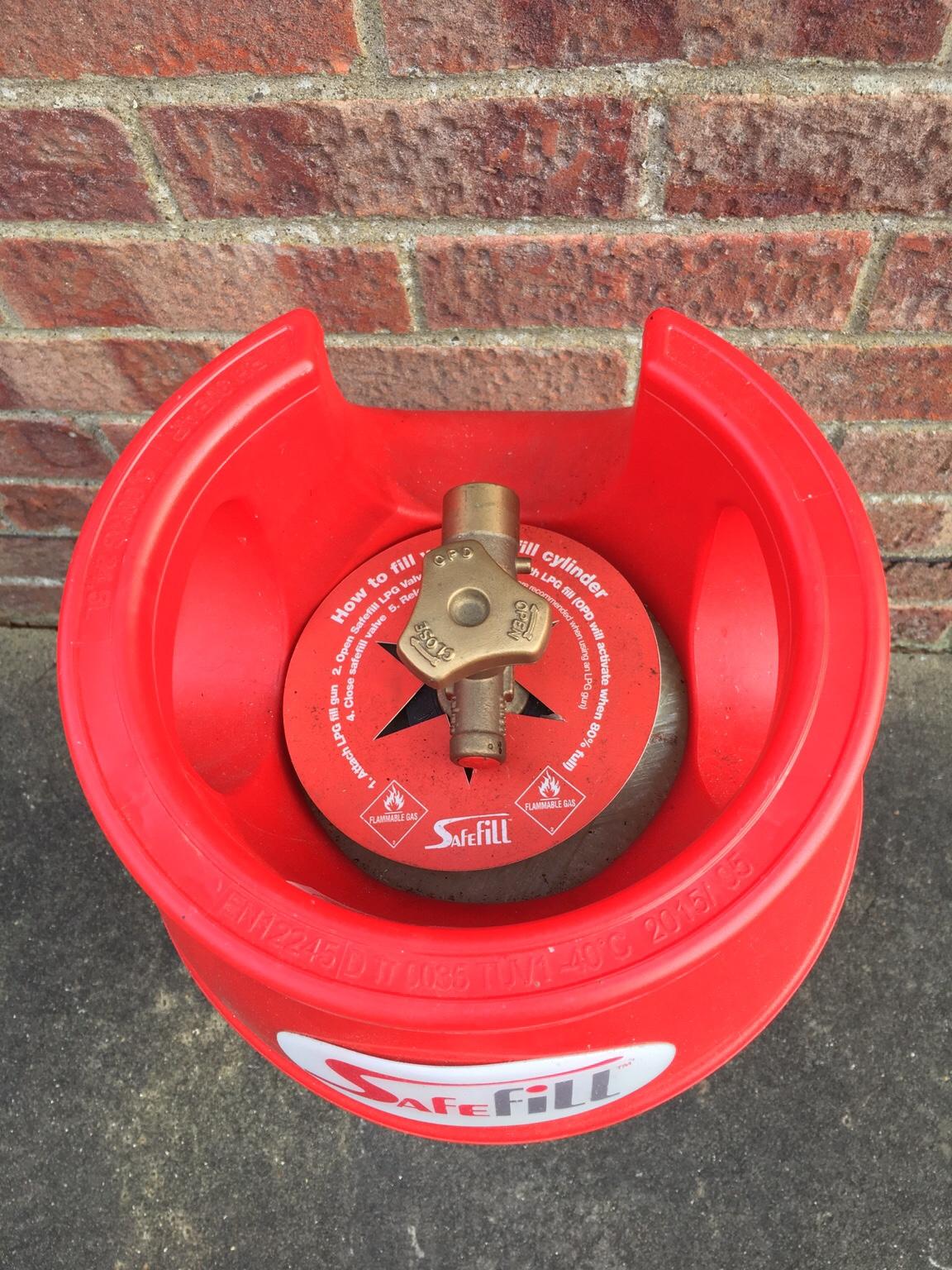 safefill-10kg-refillable-gas-cylinder-in-east-lindsey-f-r-150-00-zum