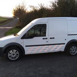 Ford transit connect 
1.8 TDCI T230 L 
LWB high roof 
150.000 miles 
MOT till July 2019
Steel bulk head
1 shelf in back 
Alloy wheels 
Good clean van 
Only selling as needed a bigger van 
Reduced to £1500
Location Kendal