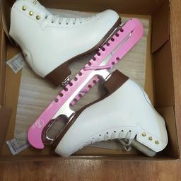 Graf Ice skates
Size 33
Comes with blade guards (pink)
Excellent condition, only used for a couple of months.