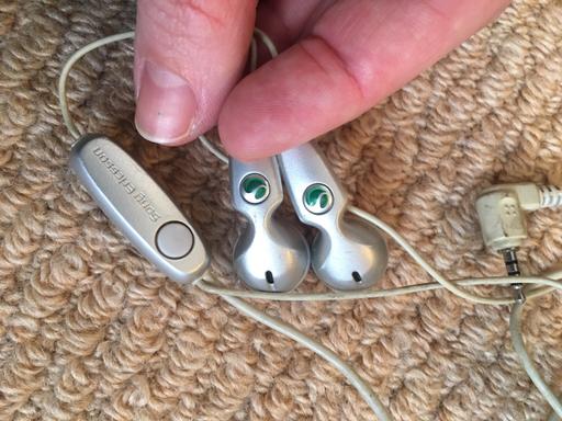 Buy & Sell South West London Merton - Photos for Sony Ericsson earphones .