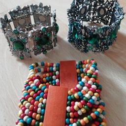 Verschiedene Armbänder. Orientalische türkis/grünes Armband. Afrikanisches holzperlenarmband.