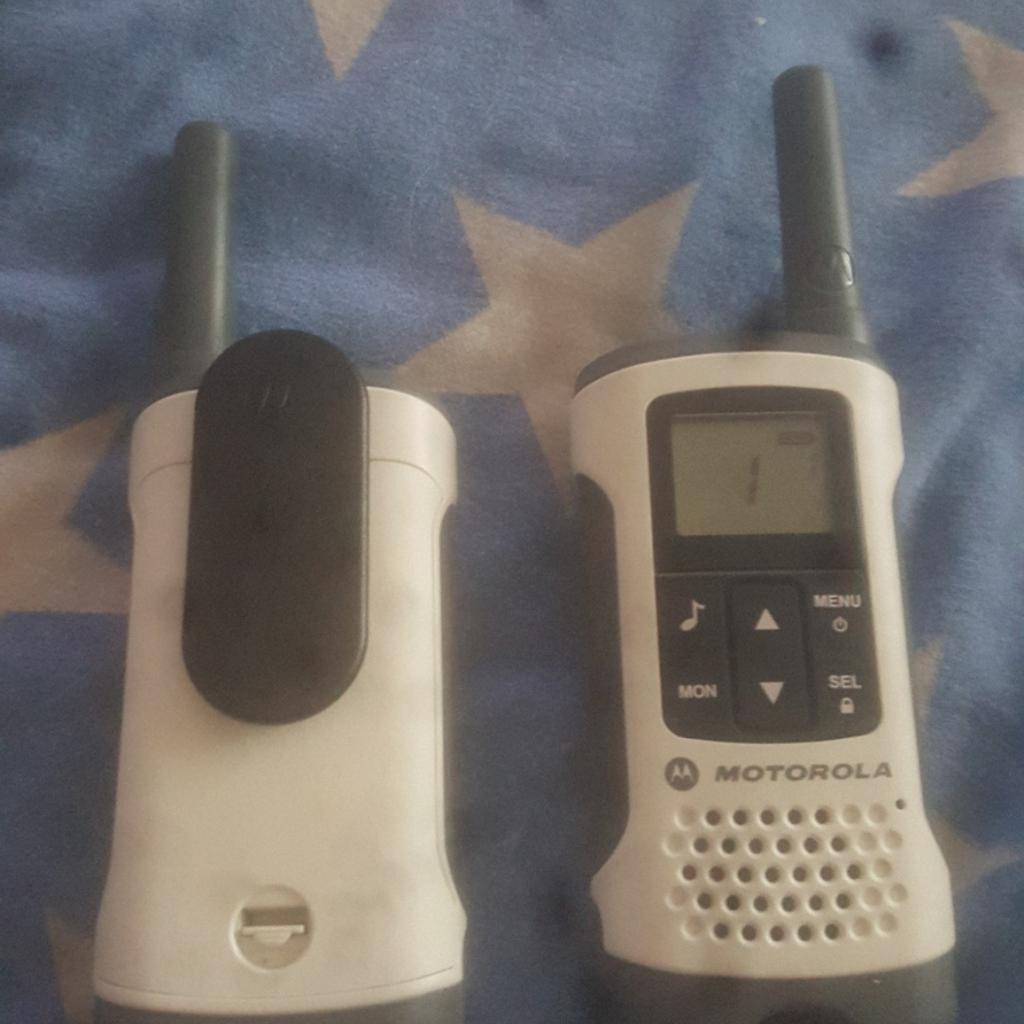 Motorola Funkgeräte,2 Einheiten mit ladegerät in 30165 Hannover für 8