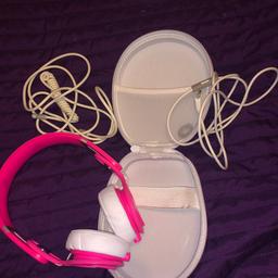 Dr Dre Beats Mixr- Pink. Condition is Used.

Good condition not boxed