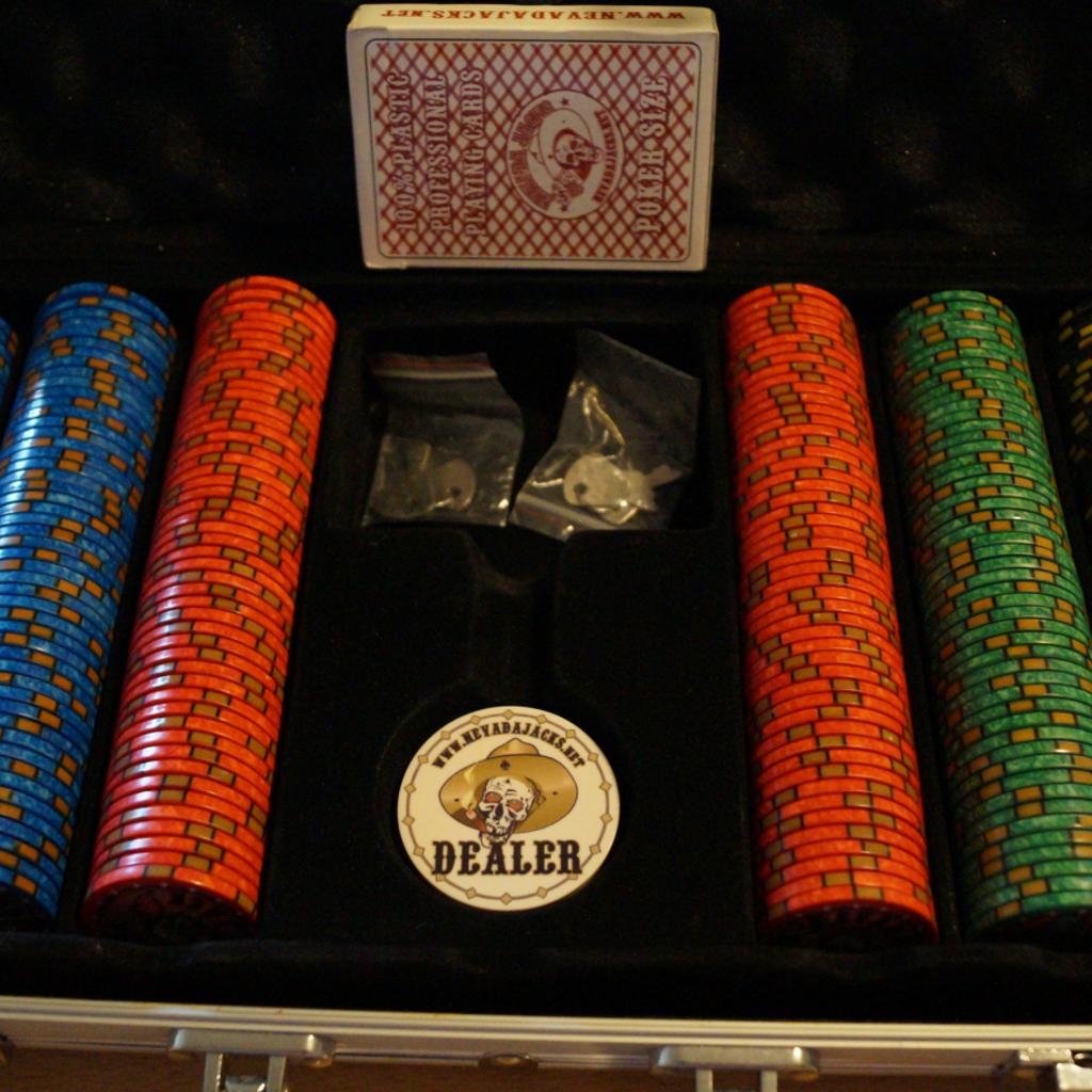 300 Keramik Poker Chips Nevada Jack in 68642 Bürstadt für 120,00 € zum