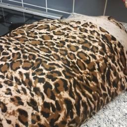 large throw fine leopard skin pattern