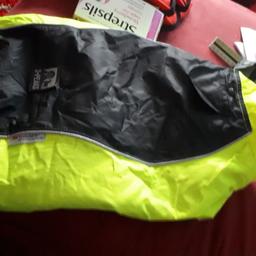 size medium
used once
these coats are expensive.
excellent condition
thermal lining can be removed for warmer weather.