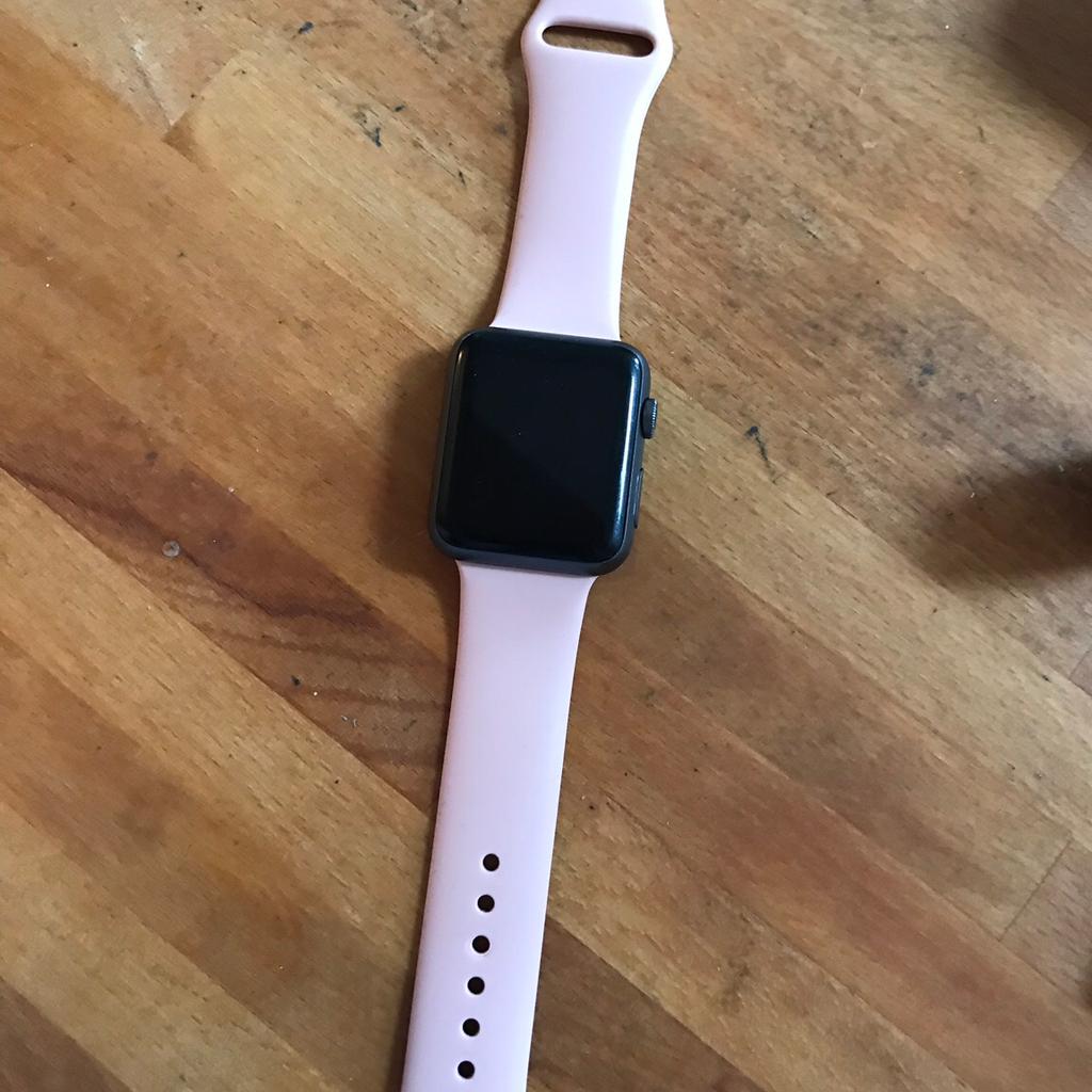 Apple Watch in perfect working order

Strap can be changed and also comes with charger