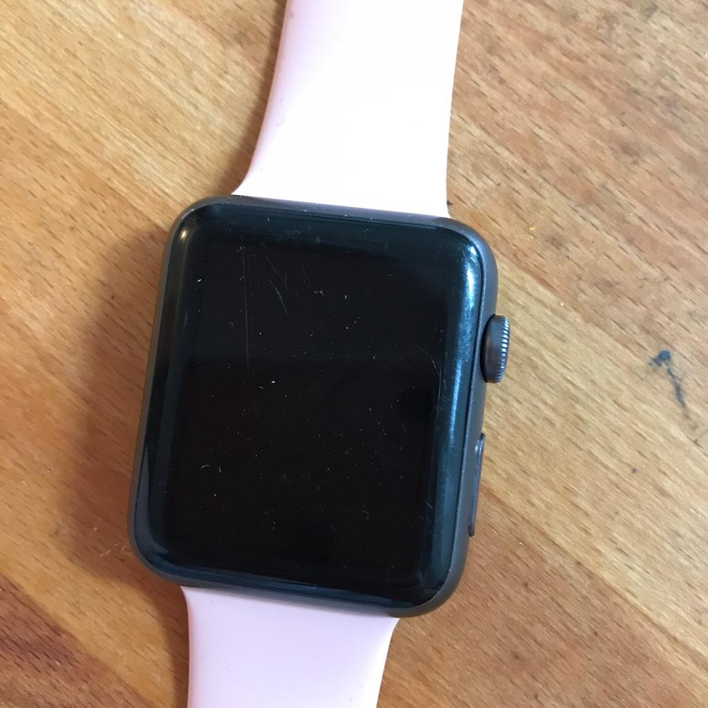 Apple Watch in perfect working order

Strap can be changed and also comes with charger