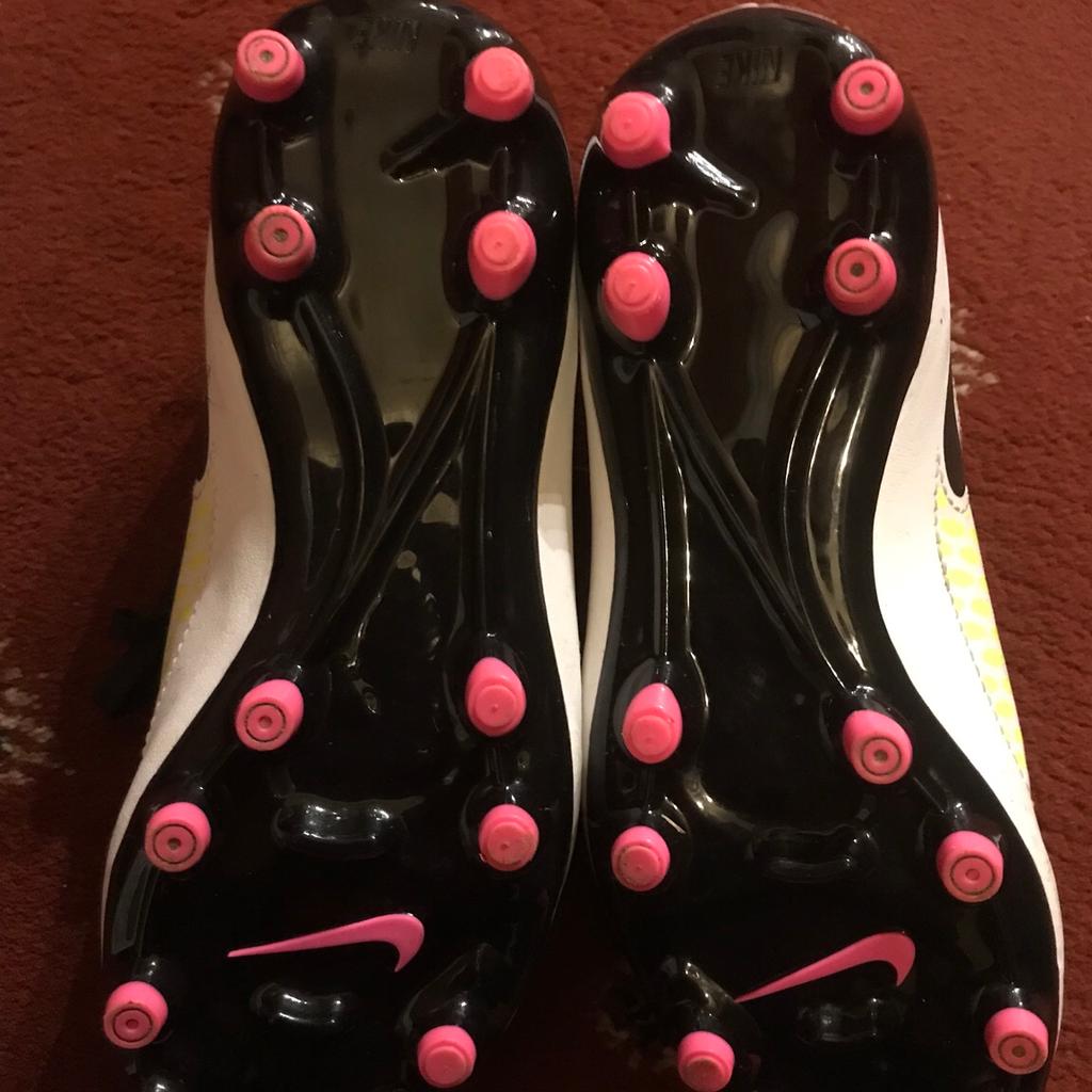 nike football boots size 3.5