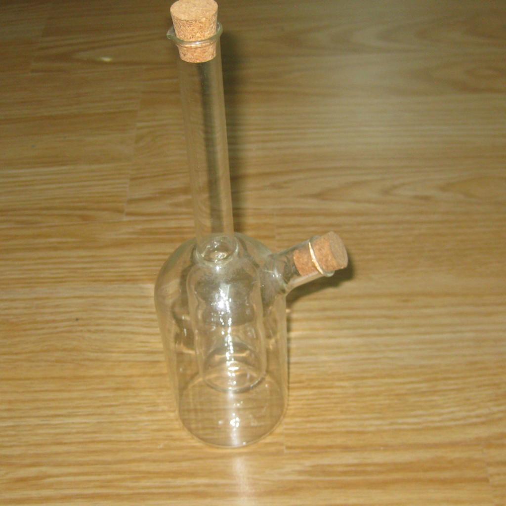 Ungenutzter Essig- und Ölspender aus Glas.
Versand möglich.