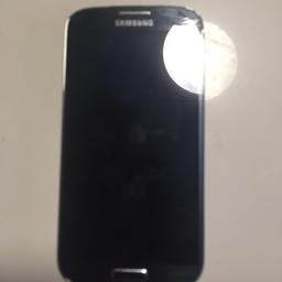 Samsung Galaxy S4 in blau
16 GB Speicherplatz
Rechts oben auf dem Display ein kleiner Riss 
Smartphone und Touchfunktion einwandfrei und vollfunktionsfähig  mit lade kabel