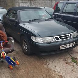 2000 v reg Saab convertible 
93 se 
mot jan 2020
manual
177k starts drives well 
bad point roof don't work 
and crack in screen 
full cream leather no other faults no lights on dash open to offers or swap for a 4 door car
