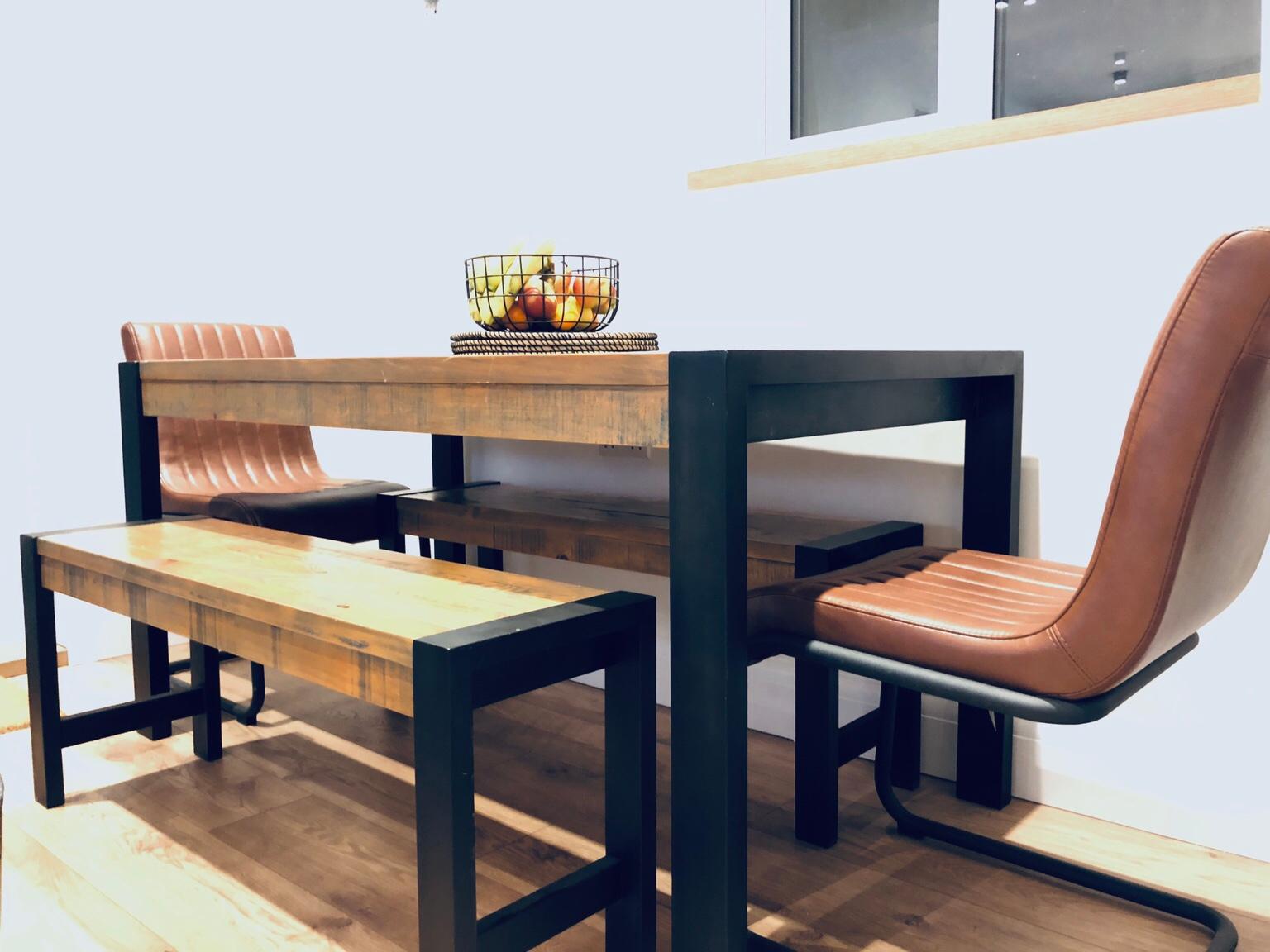 NEXT Hudson Dining Table And Bench Set*** in Luton für 400,00 £ zum