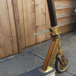 Gold Custom Made Scooter....
Rode For A Week And Lost Interest
Good Condition!
Brand New 450 Pound

Reaper Bars
Root Industry Clamp
Root Industry Forks
Fasen Gum Grips
Lucky Deck
Root Industry Wheels
Envy/Blunt Headset