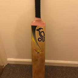 Kookaburra cricket bat
