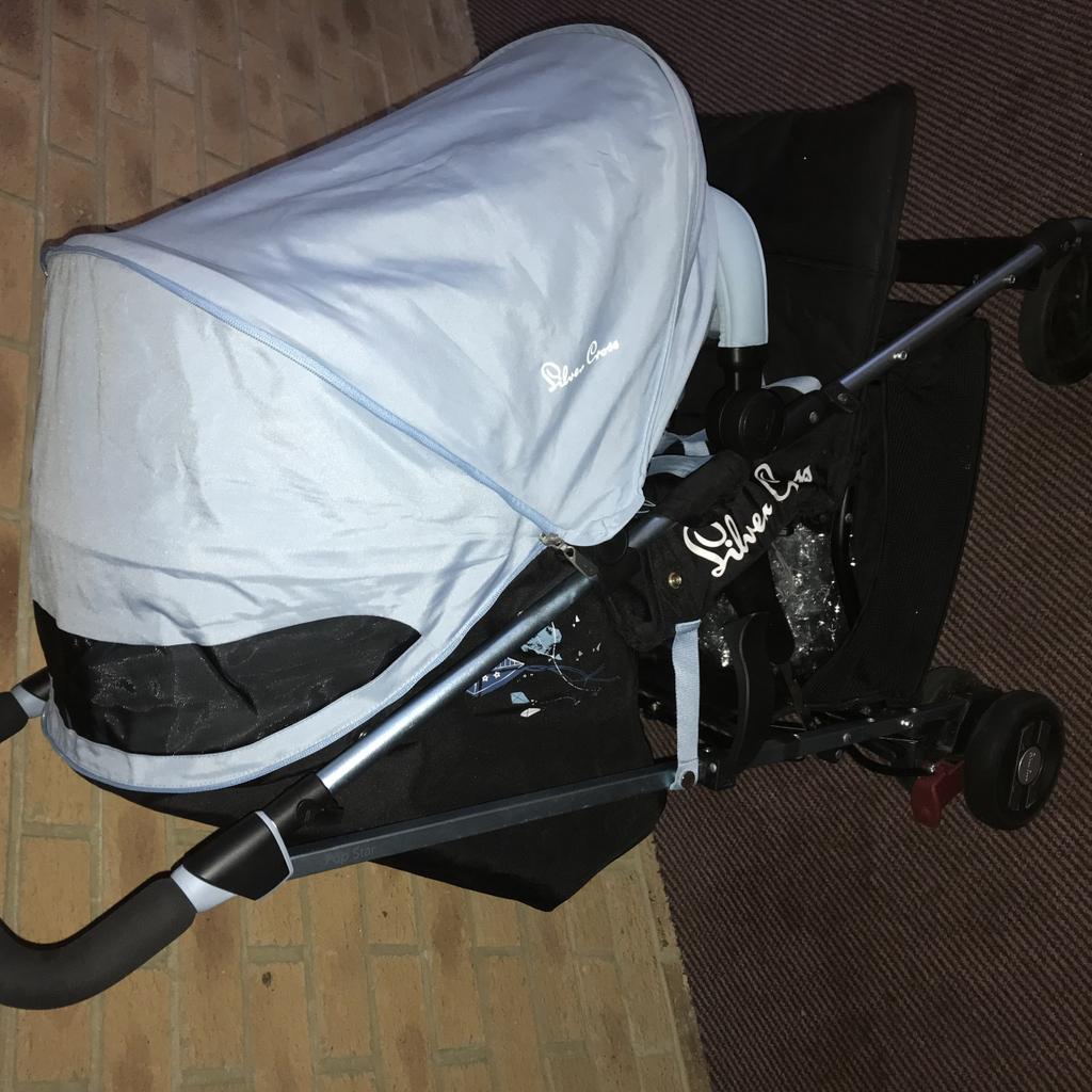 Silver Cross pop star stroller kites in RM17 Grays for 100.00