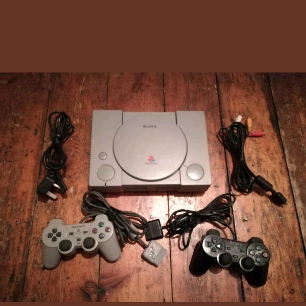PS1 playstation 1 console + controllers in N4 Haringey für £ 25,00 zum ...
