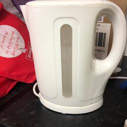 This is an old white basic kettle fully working just needs a clean and to be descaled, no longer needed and has been in storage for a while FREE