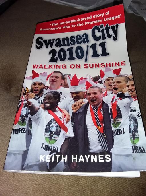 Buy & Sell Swansea - Wales Brynhyfryd - Swansea - Photos for SWANSEA CITY 2010/11 BOOK FOR SALE.