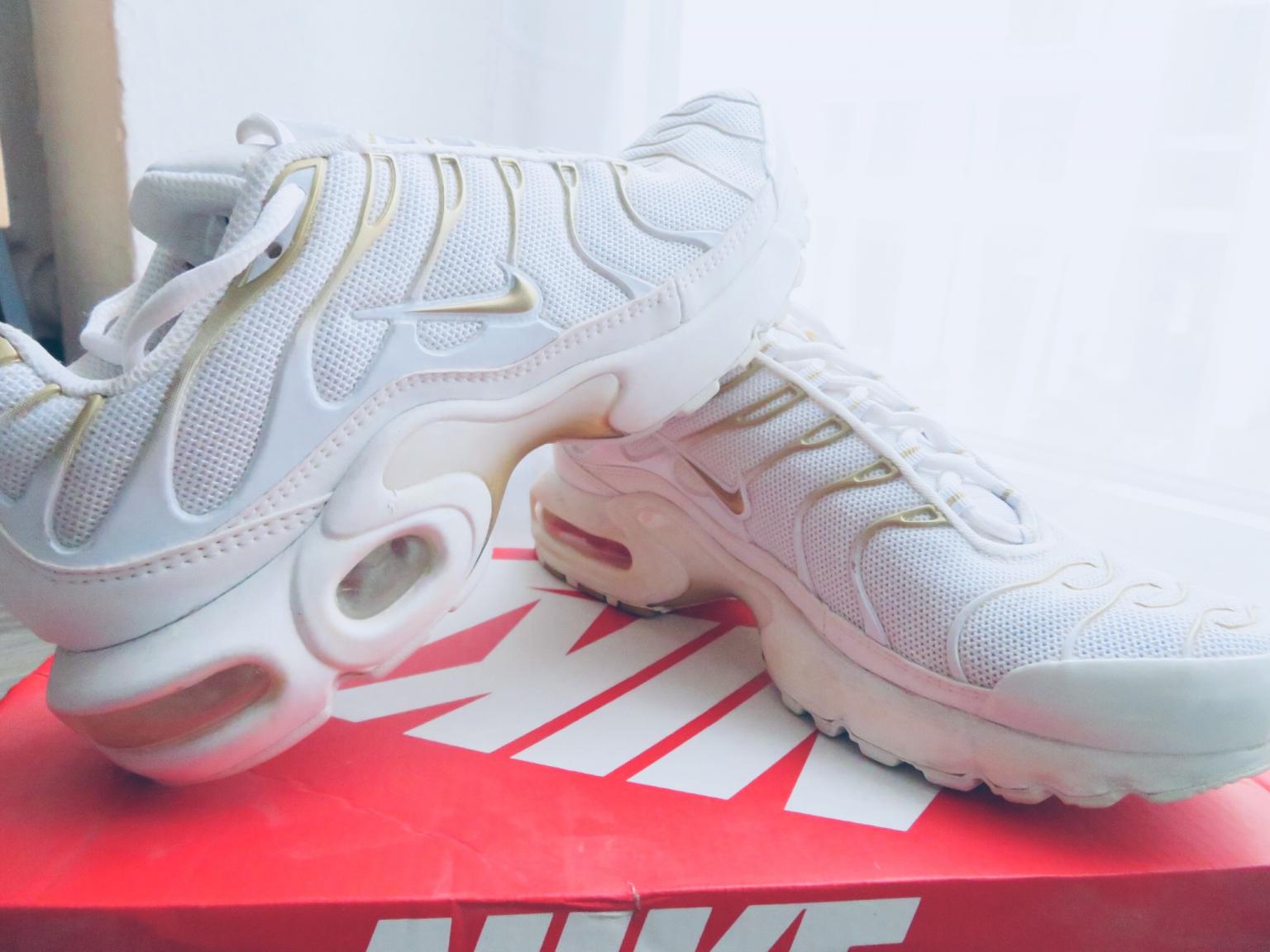 Nike tn damen weiß gold online