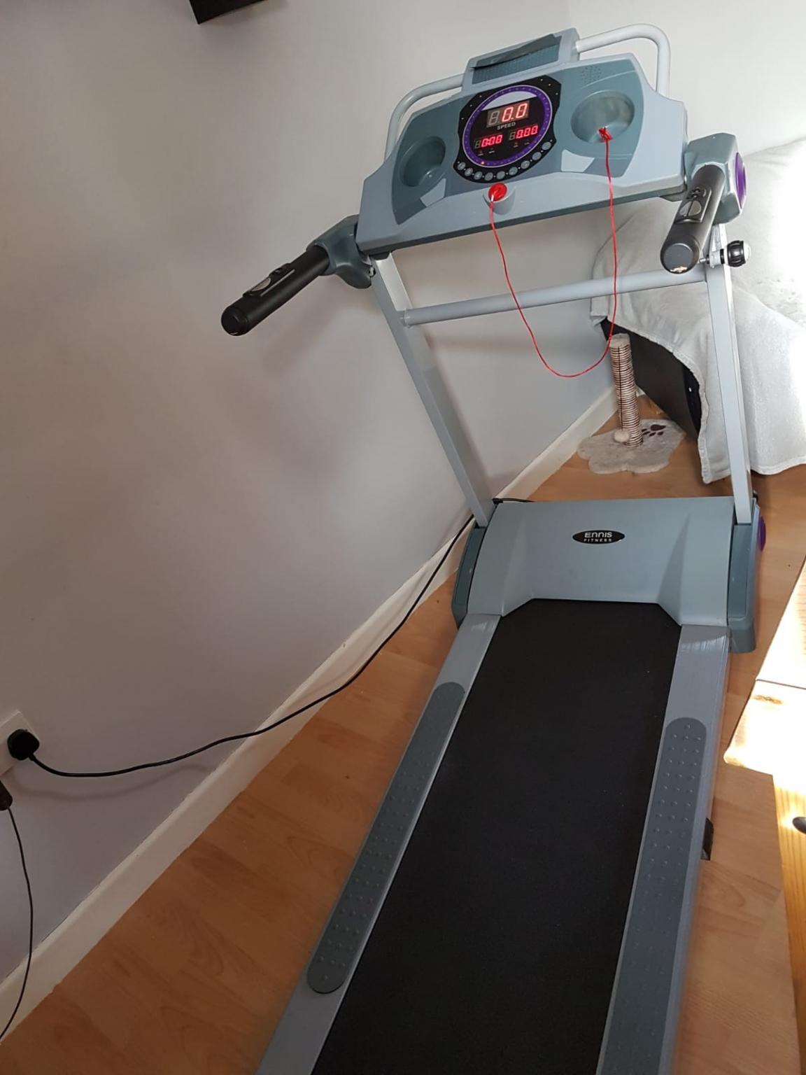 ennis fitness treadmill running machine in Stratford sub Castle for 90.00 for sale Shpock