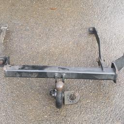 tow bar for 2005 Citroen C8 all electrics included in good working order message me with any questions
collection only.