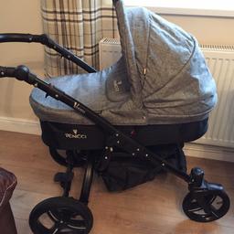 Good used condition used as a spare at parents house collection only Tir-y-Berth
Includes
Carrycot
Car seat
Older seat with built in sun canapé and footmuffs
Changing bag.